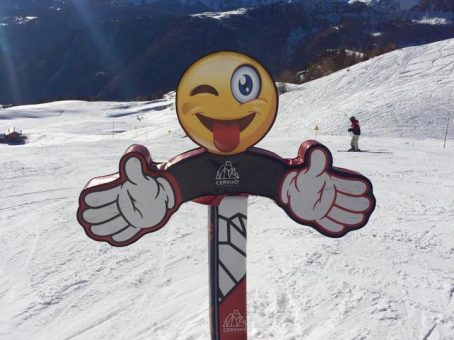 SKIING